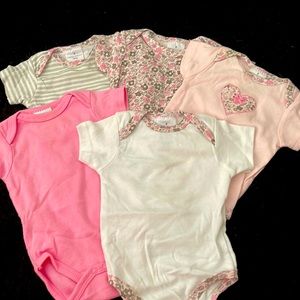 5 pieces of onesies